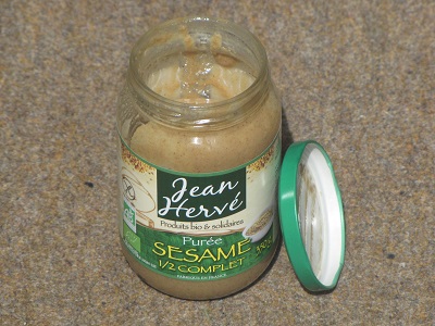 Bocal de purée de sésame.