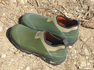 Chaussures en caoutchouc.