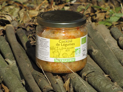 Bocal de légumes lacto-fermentés.