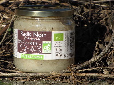 Bocal de radis-noir lacto-fermenté.
