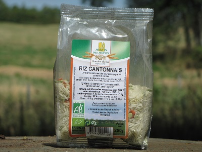 Sachet de riz cantonnais déshydraté.